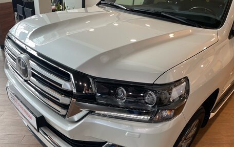 Toyota Land Cruiser 200, 2017 год, 7 900 000 рублей, 7 фотография