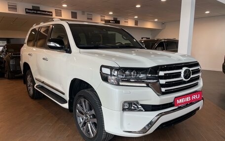 Toyota Land Cruiser 200, 2017 год, 7 900 000 рублей, 3 фотография