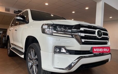 Toyota Land Cruiser 200, 2017 год, 7 900 000 рублей, 8 фотография