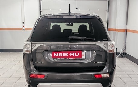 Mitsubishi Outlander III рестайлинг 3, 2014 год, 1 656 190 рублей, 14 фотография