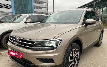 Volkswagen Tiguan II, 2018 год, 2 749 000 рублей, 8 фотография