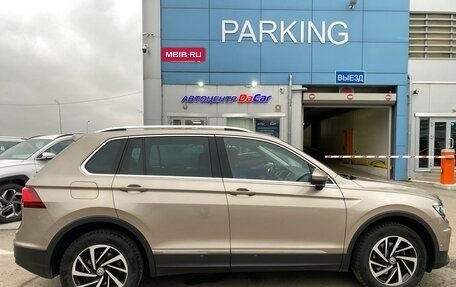 Volkswagen Tiguan II, 2018 год, 2 749 000 рублей, 5 фотография