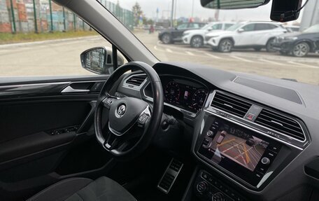 Volkswagen Tiguan II, 2018 год, 2 749 000 рублей, 21 фотография