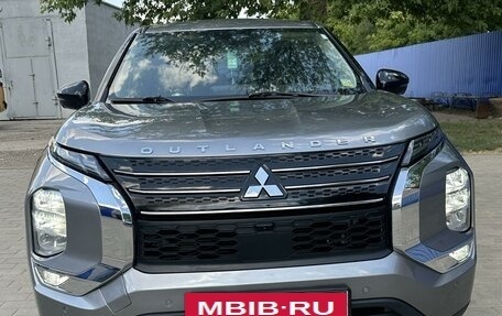 Mitsubishi Outlander, 2021 год, 3 150 000 рублей, 3 фотография