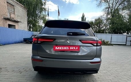 Mitsubishi Outlander, 2021 год, 3 150 000 рублей, 6 фотография