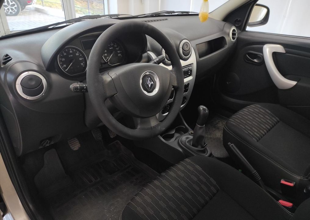Renault Logan, 2013 год, 660 020 рублей, 10 фотография