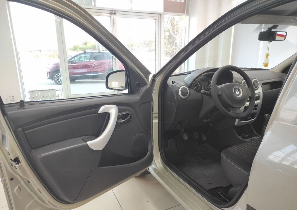 Renault Logan, 2013 год, 660 020 рублей, 6 фотография