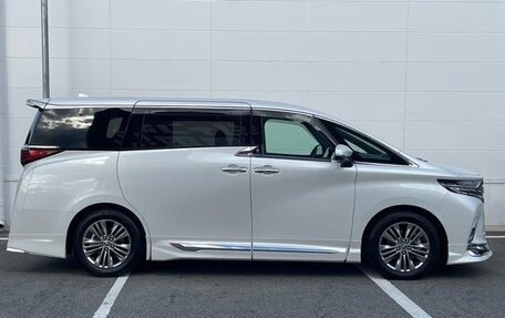 Toyota Alphard, 2023 год, 8 460 000 рублей, 5 фотография