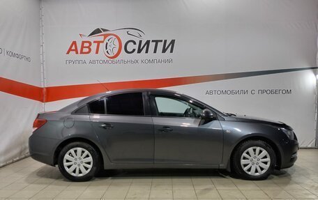 Chevrolet Cruze II, 2010 год, 719 900 рублей, 8 фотография