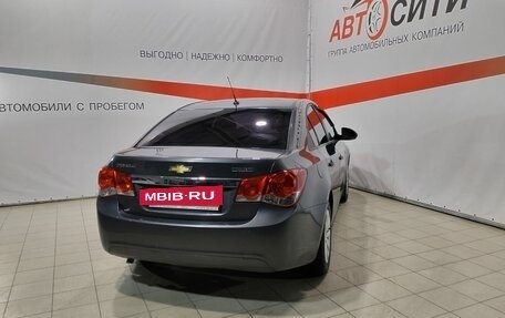 Chevrolet Cruze II, 2010 год, 719 900 рублей, 7 фотография