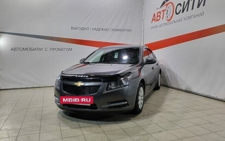 Chevrolet Cruze II, 2010 год, 719 900 рублей, 3 фотография