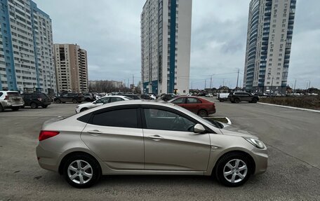 Hyundai Solaris II рестайлинг, 2014 год, 1 100 000 рублей, 3 фотография