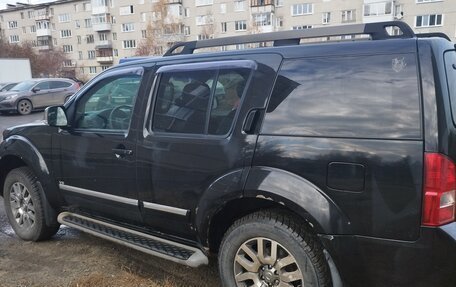 Nissan Pathfinder, 2011 год, 1 950 000 рублей, 5 фотография