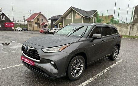 Toyota Highlander, 2022 год, 6 500 000 рублей, 8 фотография