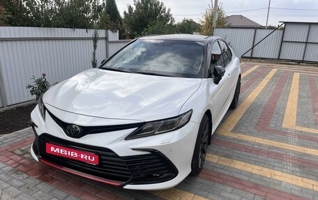 Toyota Camry, 2021 год, 3 550 000 рублей, 3 фотография