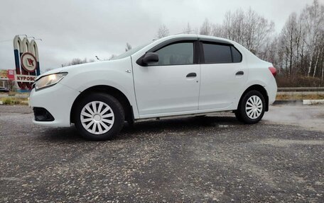 Renault Logan II, 2017 год, 770 000 рублей, 4 фотография