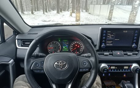 Toyota RAV4, 2021 год, 3 550 000 рублей, 6 фотография