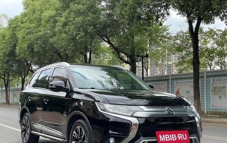 Mitsubishi Outlander III рестайлинг 3, 2020 год, 1 730 000 рублей, 1 фотография