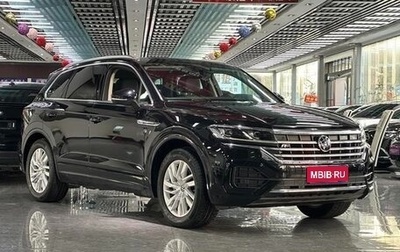 Volkswagen Touareg III, 2021 год, 4 800 000 рублей, 1 фотография