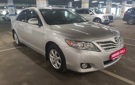 Toyota Camry, 2011 год, 1 530 000 рублей, 2 фотография