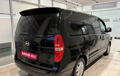 Hyundai H-1 II рестайлинг, 2011 год, 1 650 000 рублей, 4 фотография