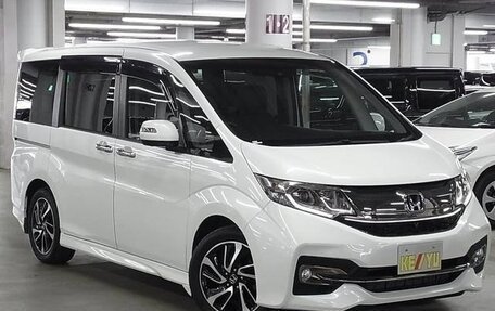 Honda Stepwgn IV, 2015 год, 1 690 000 рублей, 3 фотография