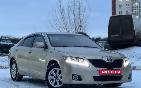 Toyota Camry, 2010 год, 950 000 рублей, 3 фотография