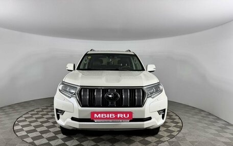 Toyota Land Cruiser Prado 150 рестайлинг 2, 2019 год, 6 500 000 рублей, 2 фотография