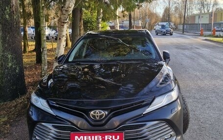 Toyota Camry, 2019 год, 2 300 000 рублей, 1 фотография