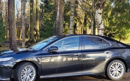 Toyota Camry, 2019 год, 2 300 000 рублей, 2 фотография