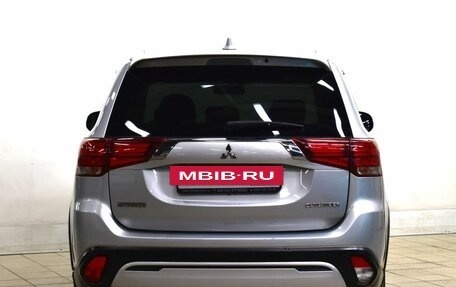 Mitsubishi Outlander III рестайлинг 3, 2019 год, 2 549 000 рублей, 3 фотография