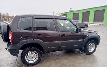 Chevrolet Niva I рестайлинг, 2018 год, 860 000 рублей, 3 фотография