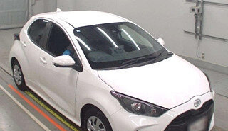 Toyota Yaris, 2021 год, 990 000 рублей, 2 фотография