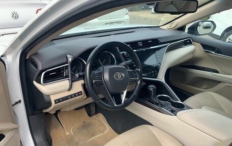 Toyota Camry, 2019 год, 3 100 000 рублей, 5 фотография