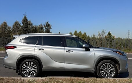 Toyota Highlander, 2023 год, 6 750 000 рублей, 2 фотография