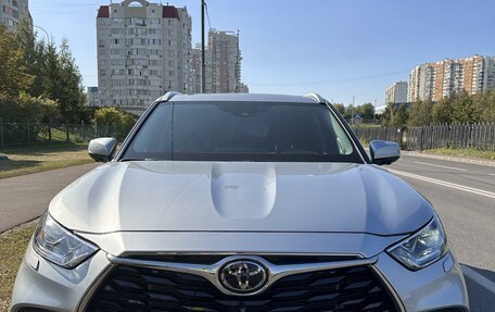 Toyota Highlander, 2023 год, 6 750 000 рублей, 14 фотография