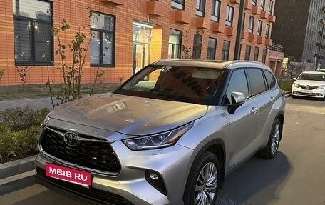 Toyota Highlander, 2023 год, 6 750 000 рублей, 15 фотография