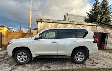 Toyota Land Cruiser Prado 150 рестайлинг 2, 2020 год, 5 600 000 рублей, 2 фотография