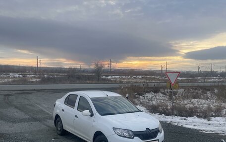 Renault Logan II, 2015 год, 600 000 рублей, 2 фотография