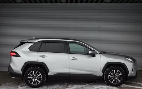 Toyota RAV4, 2020 год, 3 850 000 рублей, 4 фотография