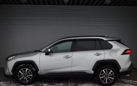 Toyota RAV4, 2020 год, 3 850 000 рублей, 8 фотография