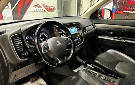 Mitsubishi Outlander III рестайлинг 3, 2013 год, 1 857 000 рублей, 10 фотография