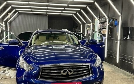 Infiniti QX70, 2015 год, 3 290 000 рублей, 6 фотография