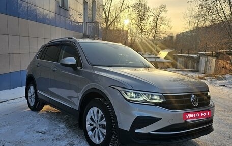 Volkswagen Tiguan II, 2021 год, 4 350 000 рублей, 2 фотография