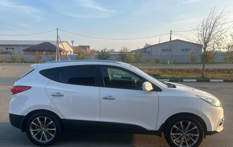 Hyundai ix35 I рестайлинг, 2013 год, 1 800 000 рублей, 2 фотография