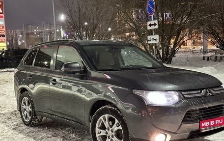 Mitsubishi Outlander III рестайлинг 3, 2013 год, 1 550 000 рублей, 1 фотография