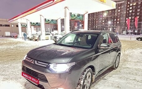 Mitsubishi Outlander III рестайлинг 3, 2013 год, 1 550 000 рублей, 5 фотография