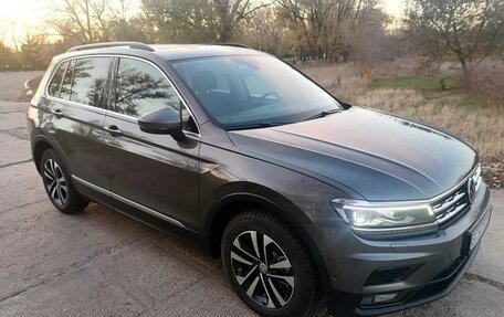 Volkswagen Tiguan II, 2020 год, 2 985 000 рублей, 3 фотография