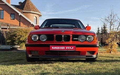 BMW M5, 1992 год, 2 400 000 рублей, 1 фотография