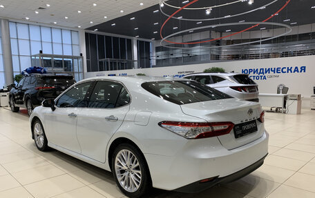 Toyota Camry, 2019 год, 3 050 000 рублей, 11 фотография